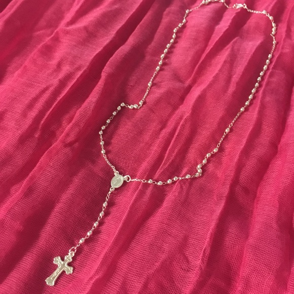 Medium 0.925 Sterling Silver Rosary necklace 4 mm
13 1/4 “ long approximately - Picture 4 of 11